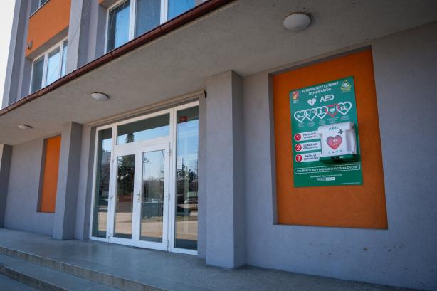 AED na budove MKIC Stupava
