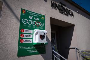 AED na knižnici 
