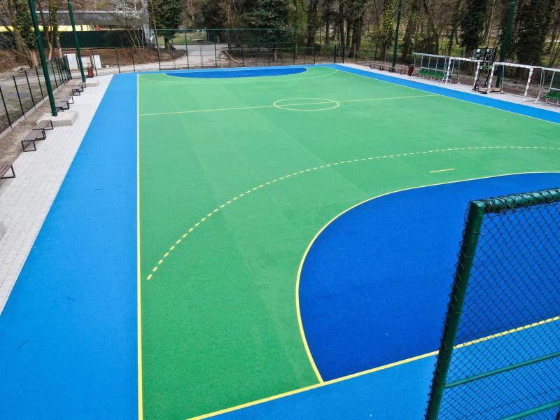 Nové športovisko sa nachádza v parku pri komunitnom centre a reštaurácii Makovice.
