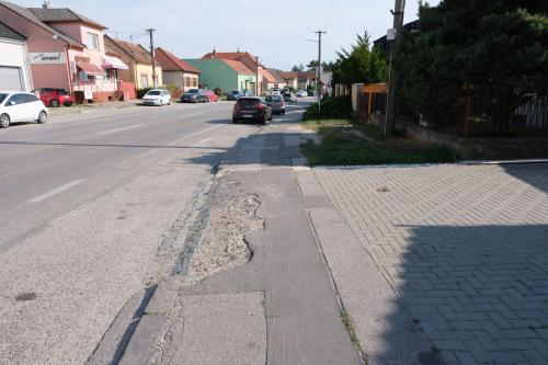 Obnovený bude úsek od Obecného domu v Máste až po adresu Hviezdoslavova 104 v smere do Bratislavy.