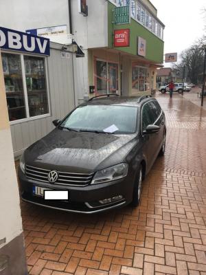 PARKOVANIE VOZIDIEL POPRI HLAVNEJ ULICI