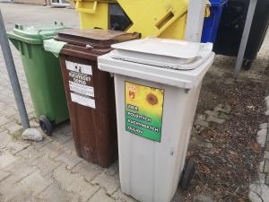 Zberná nádoba na kuchynský olej